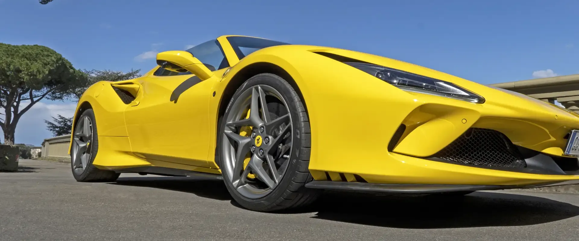 Ferrari F8 Spider Rental